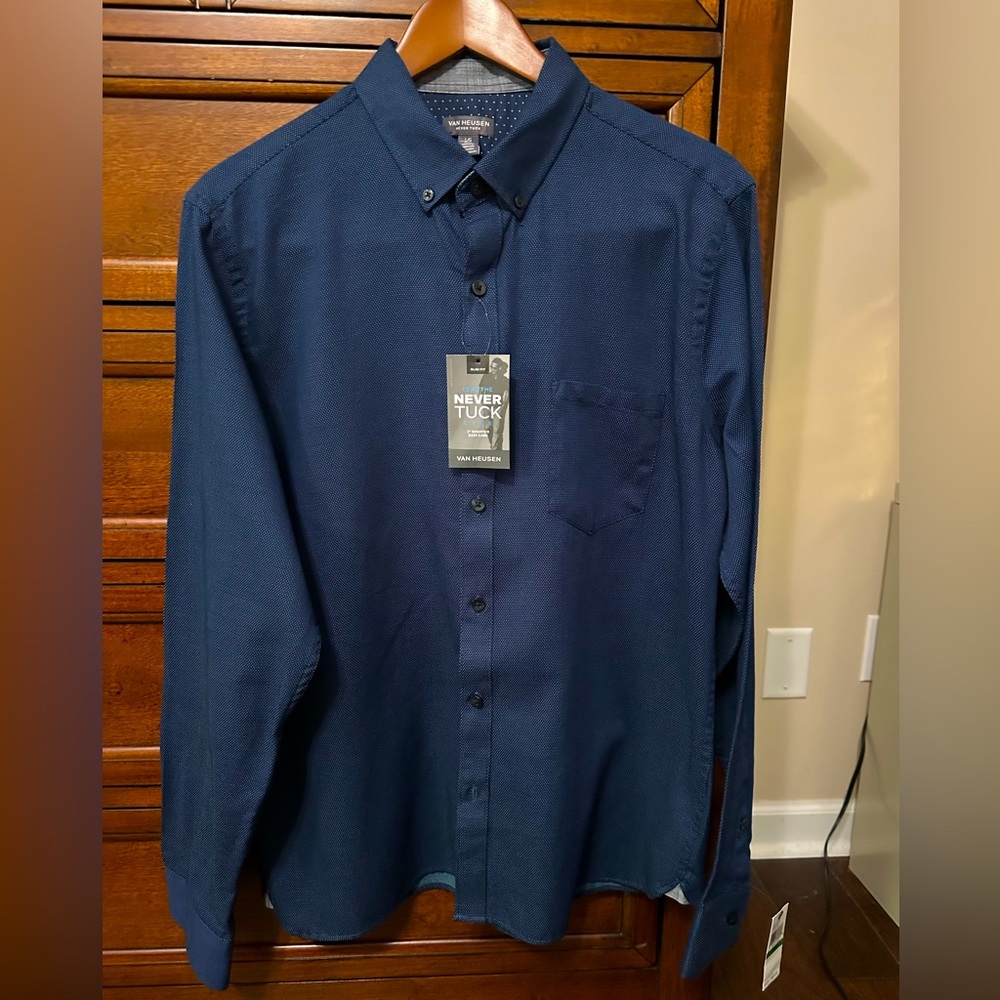 Men’s Van Heusen Never Tuck Shirt - NWT -  Size 16
